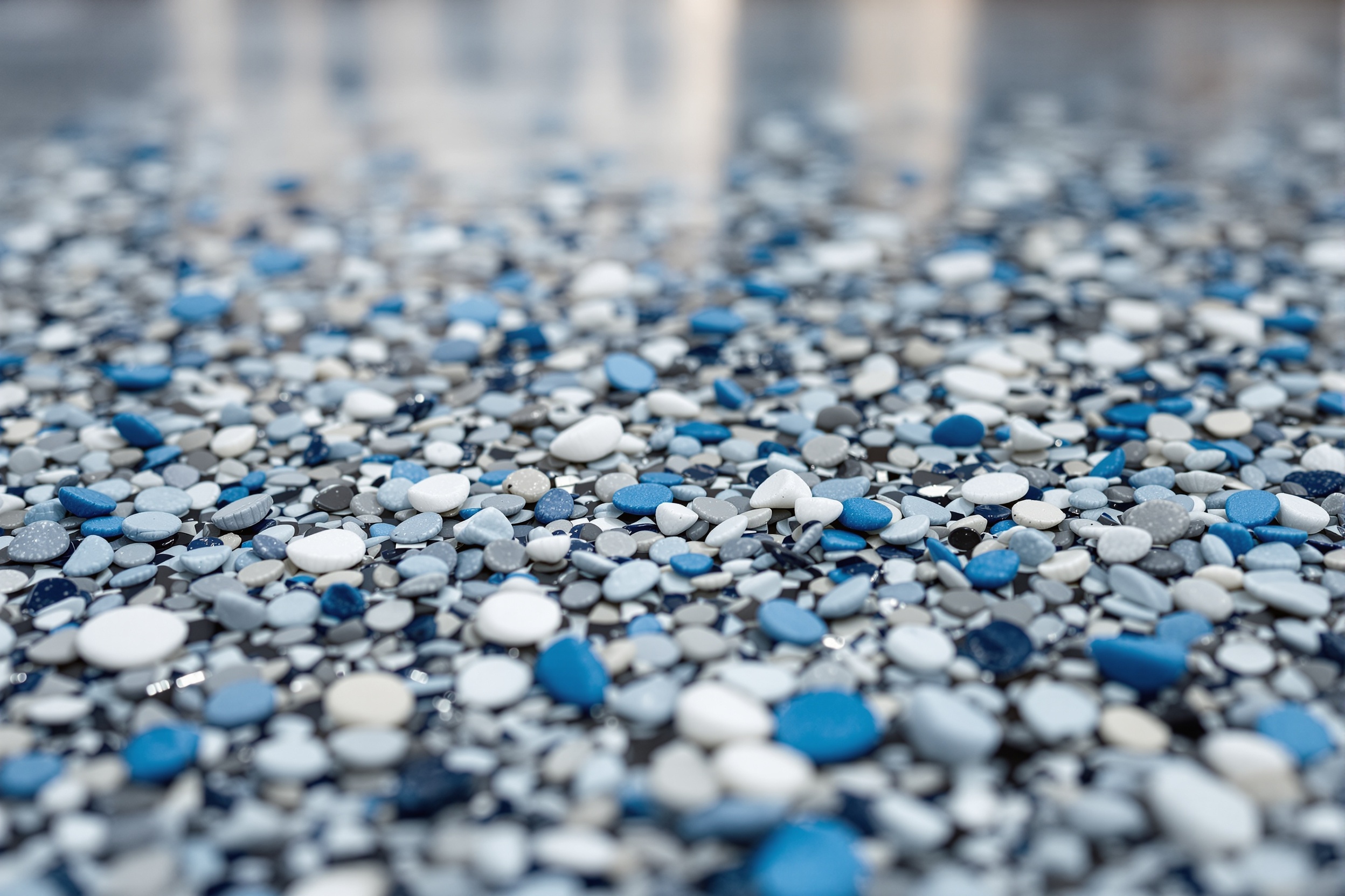 Piso epóxico flake multicolor instalado en Hermosillo